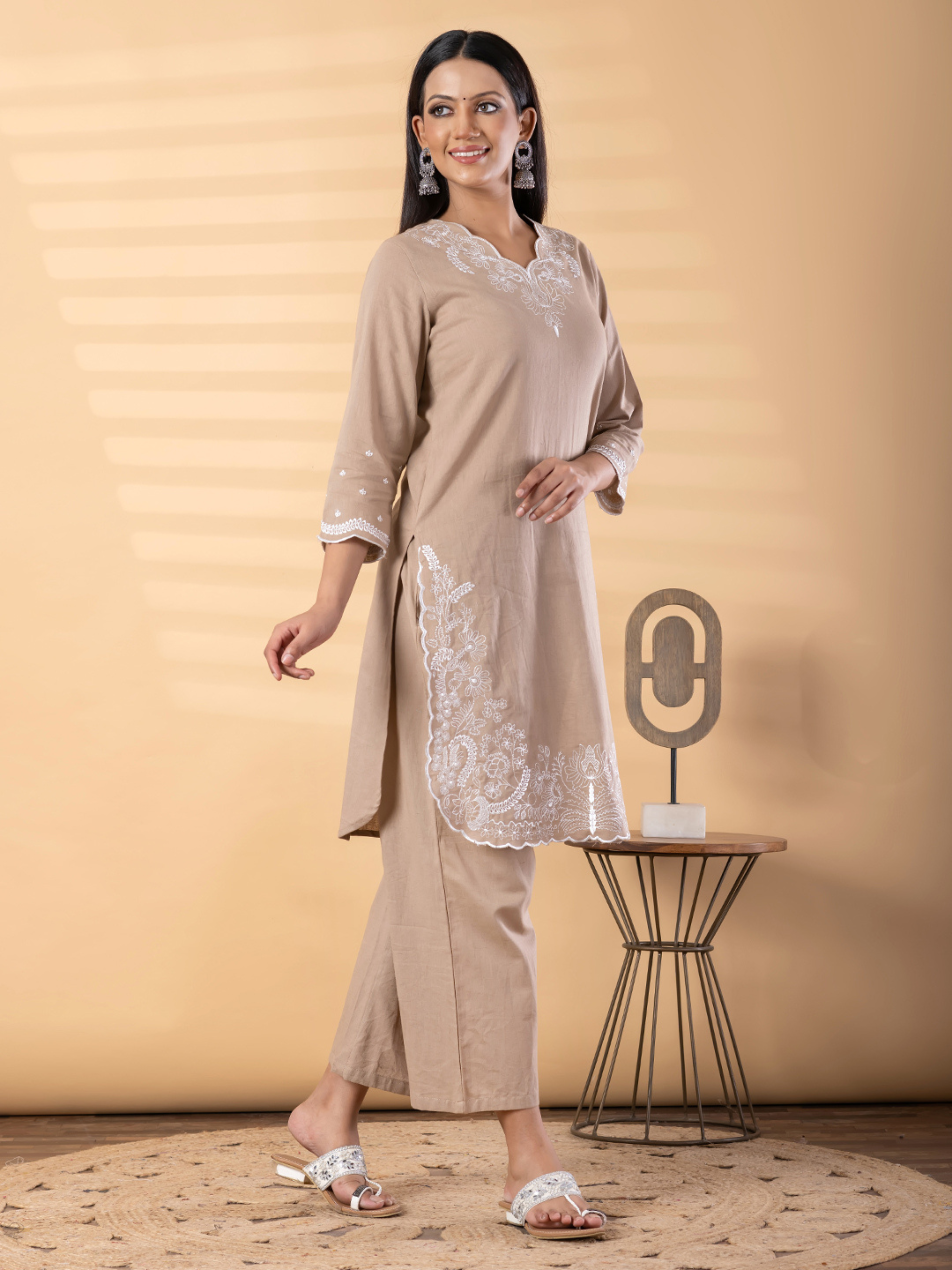 BEIGE WHITE FLORAL EMBROIDERED KURTA SET