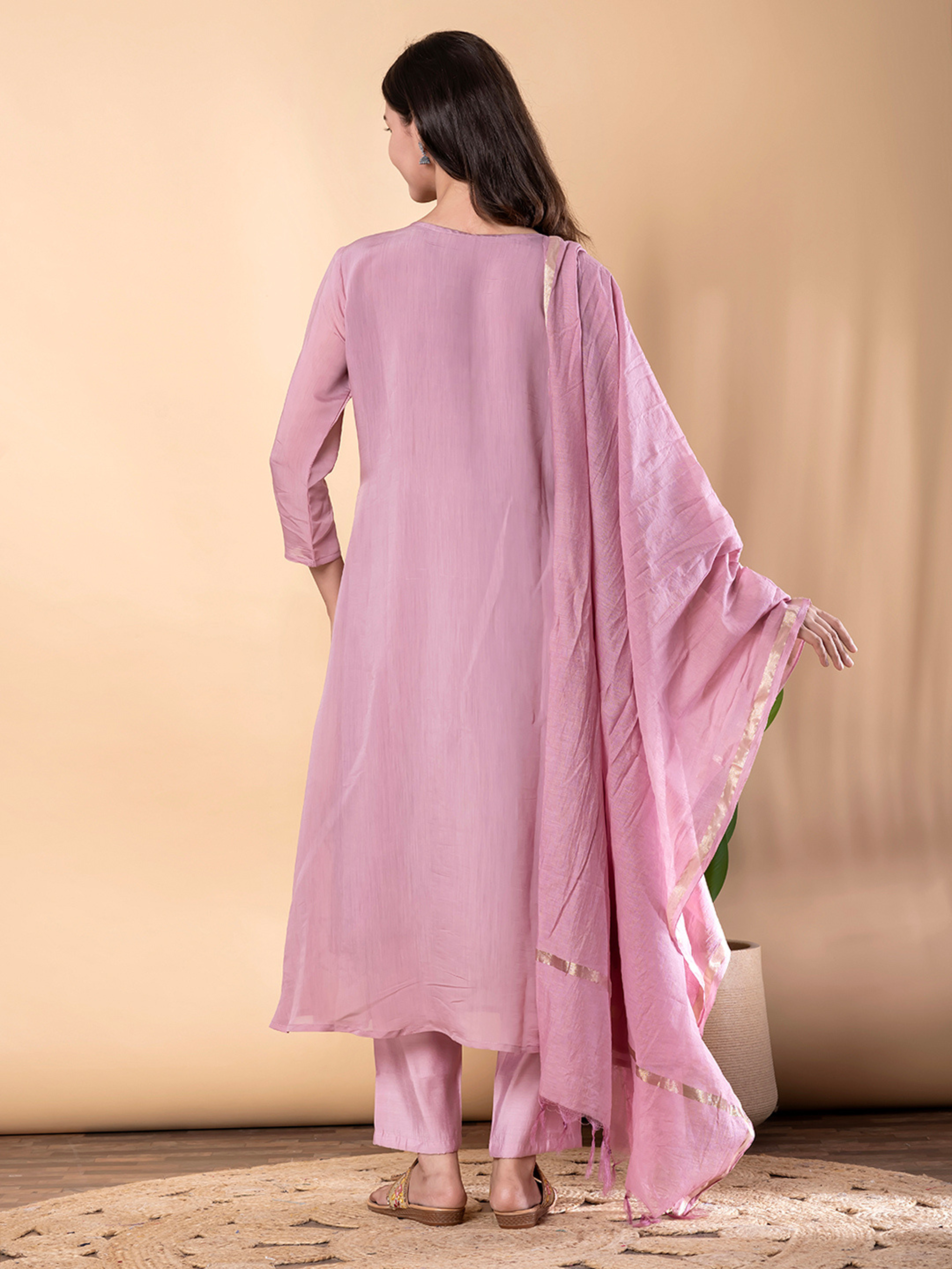 ELEGANT DUSTY PINK FLORAL EMBROIDERED SUIT SET