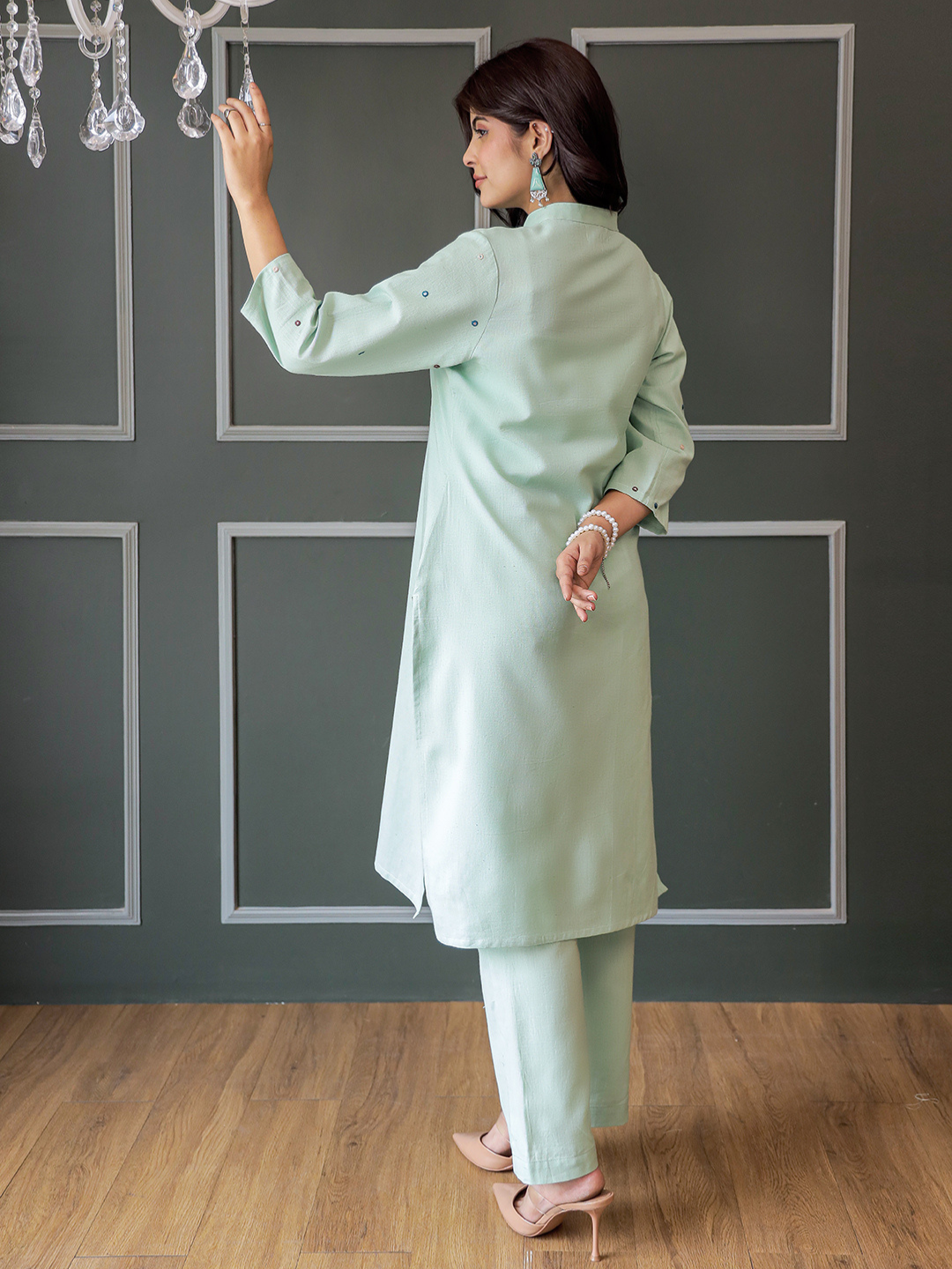 SAKHI OLIVE GREEN FLORAL EMBROIDERED KURTA SET