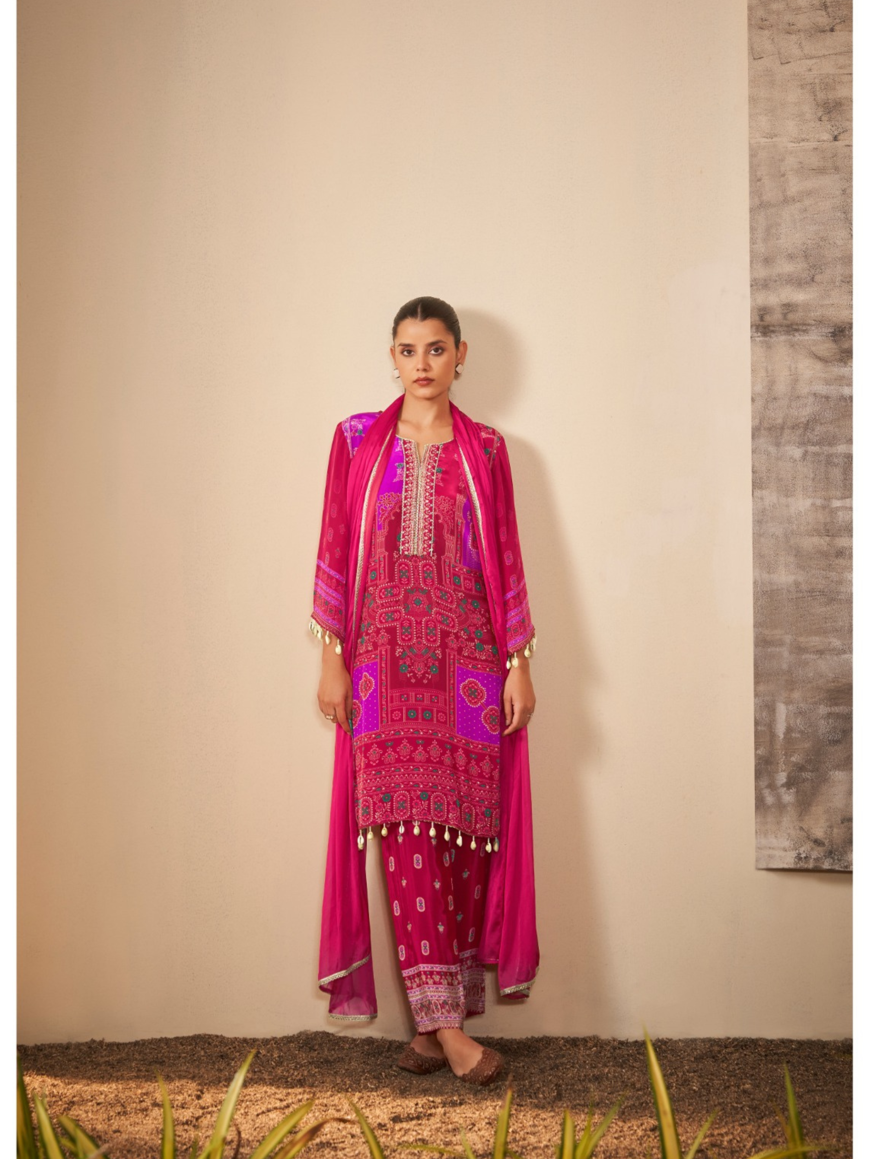 GULNAZ BANDHANI PRINT SUIT SET