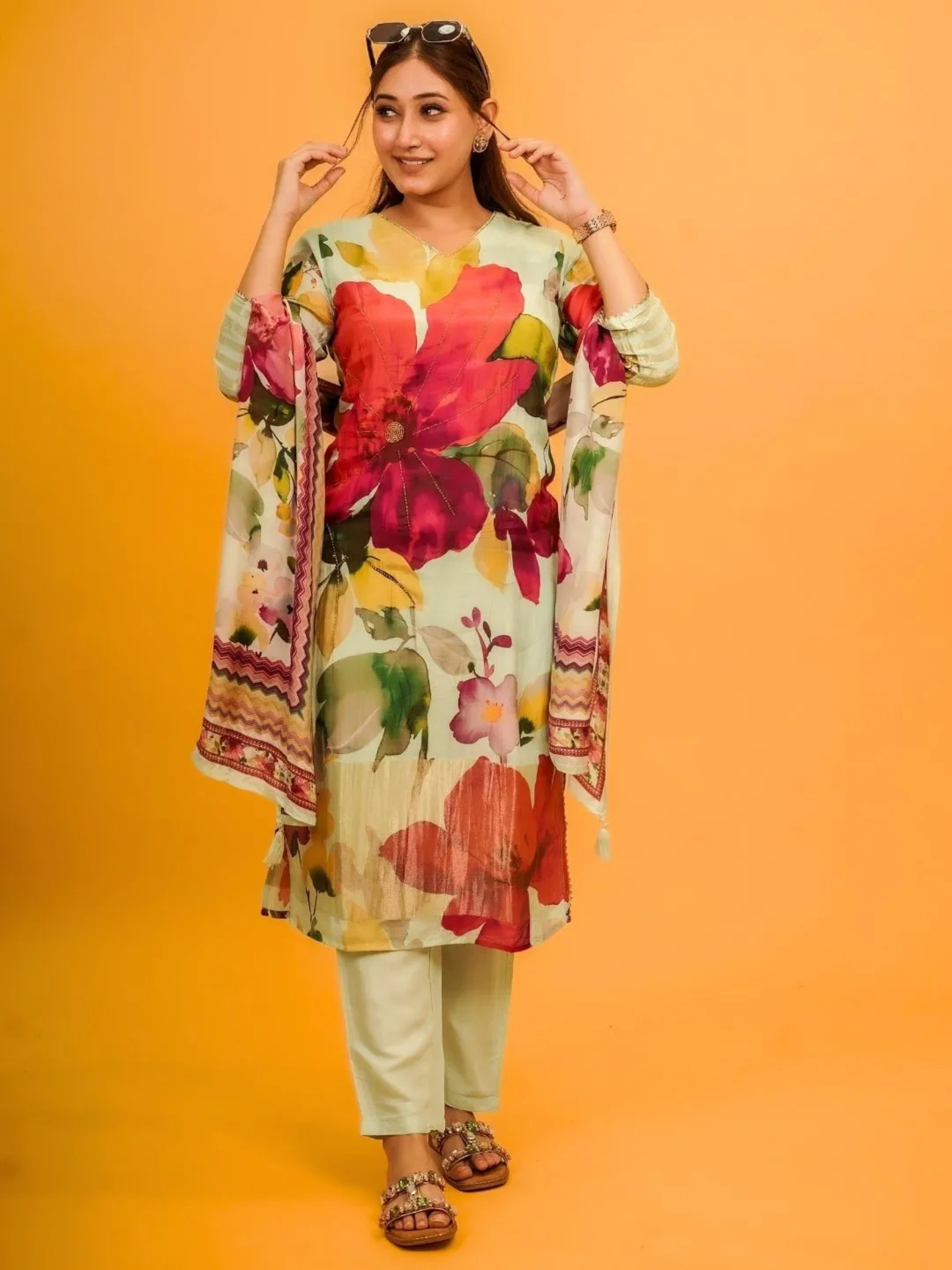BLOOMING FLORAL EMBROIDERED DREAM SUIT SET