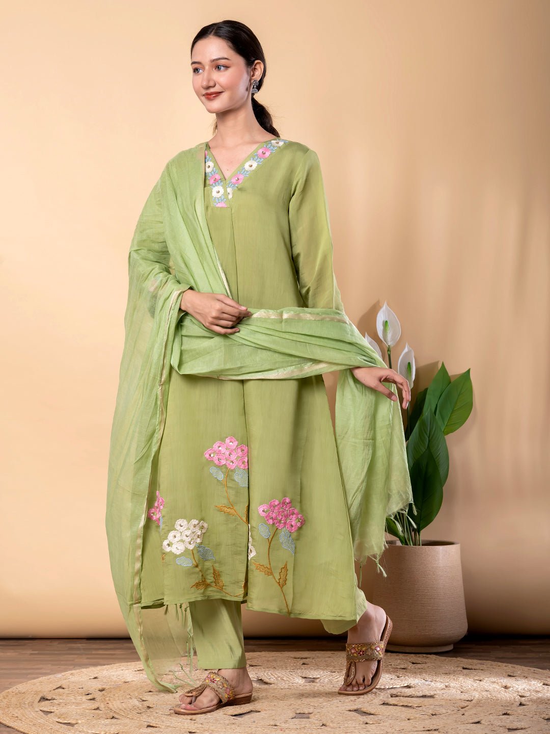 PISTA BLISS FLORAL EMBROIDERY SUIT  SET