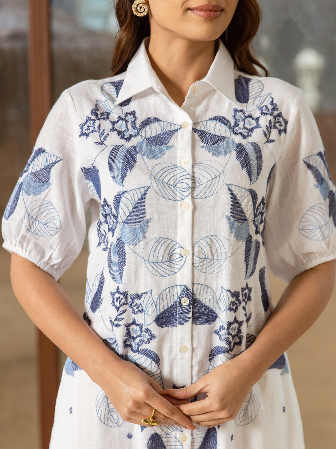 ROSE ELEGANT WHITE COTTON MIDI DRESS WITH BLUE THREADWORK
