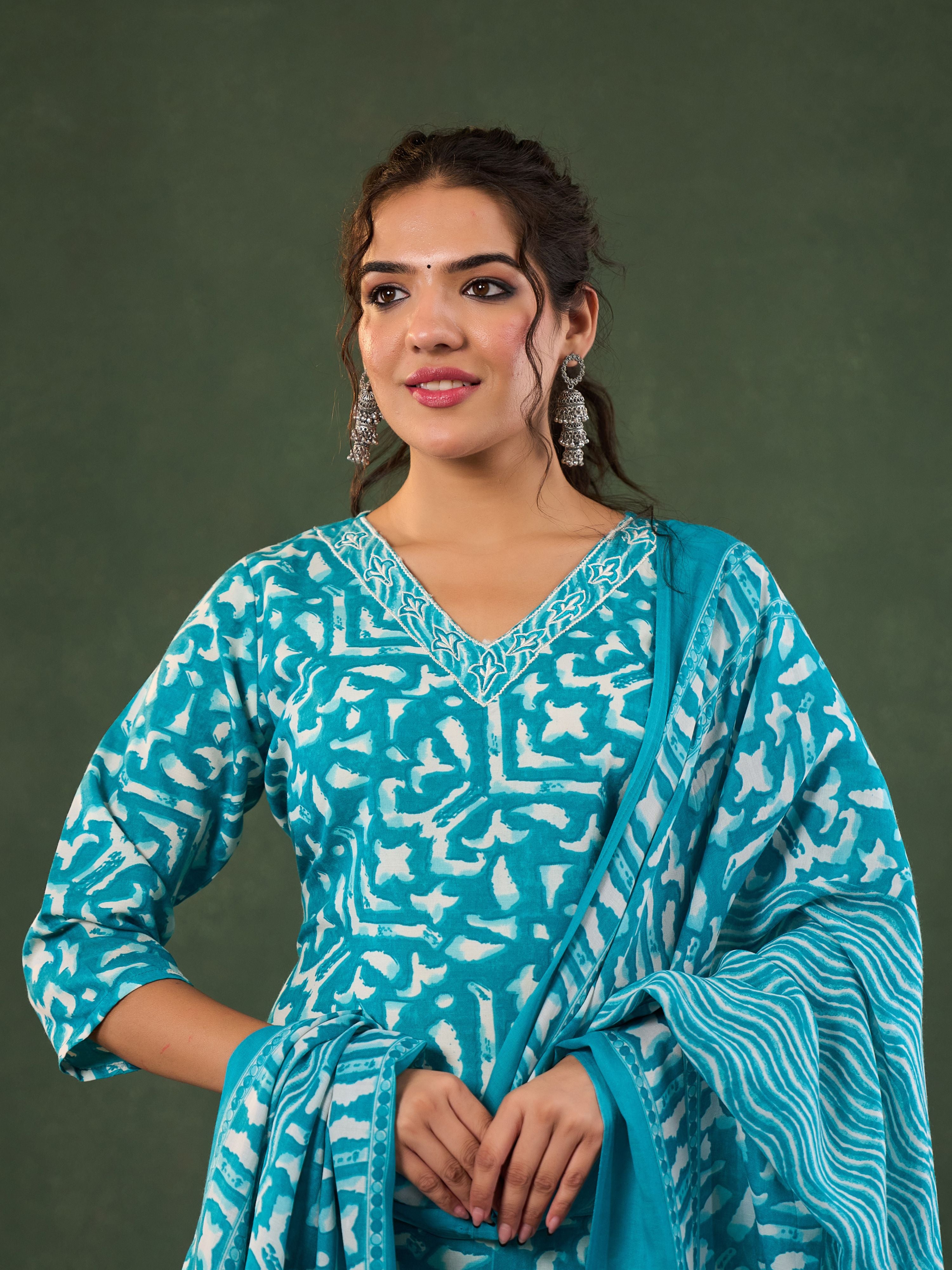 KIARA FLORAL THREE PCS SUIT SET