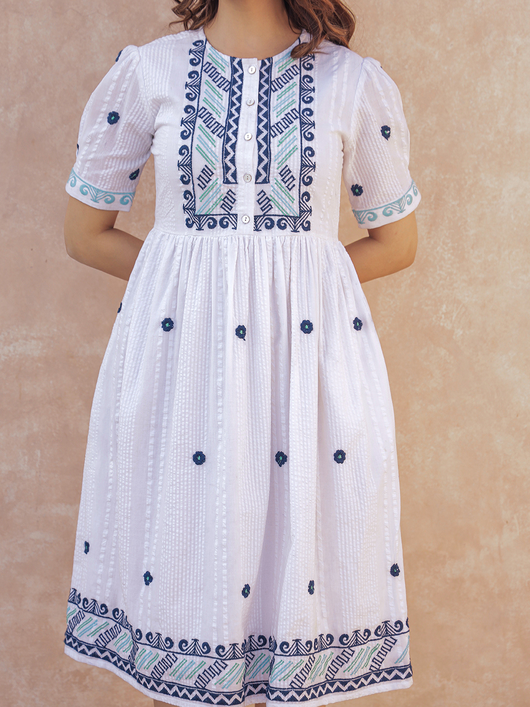 HAT CHIC WHITE PURE COTTON EMBROIDERED DRESS