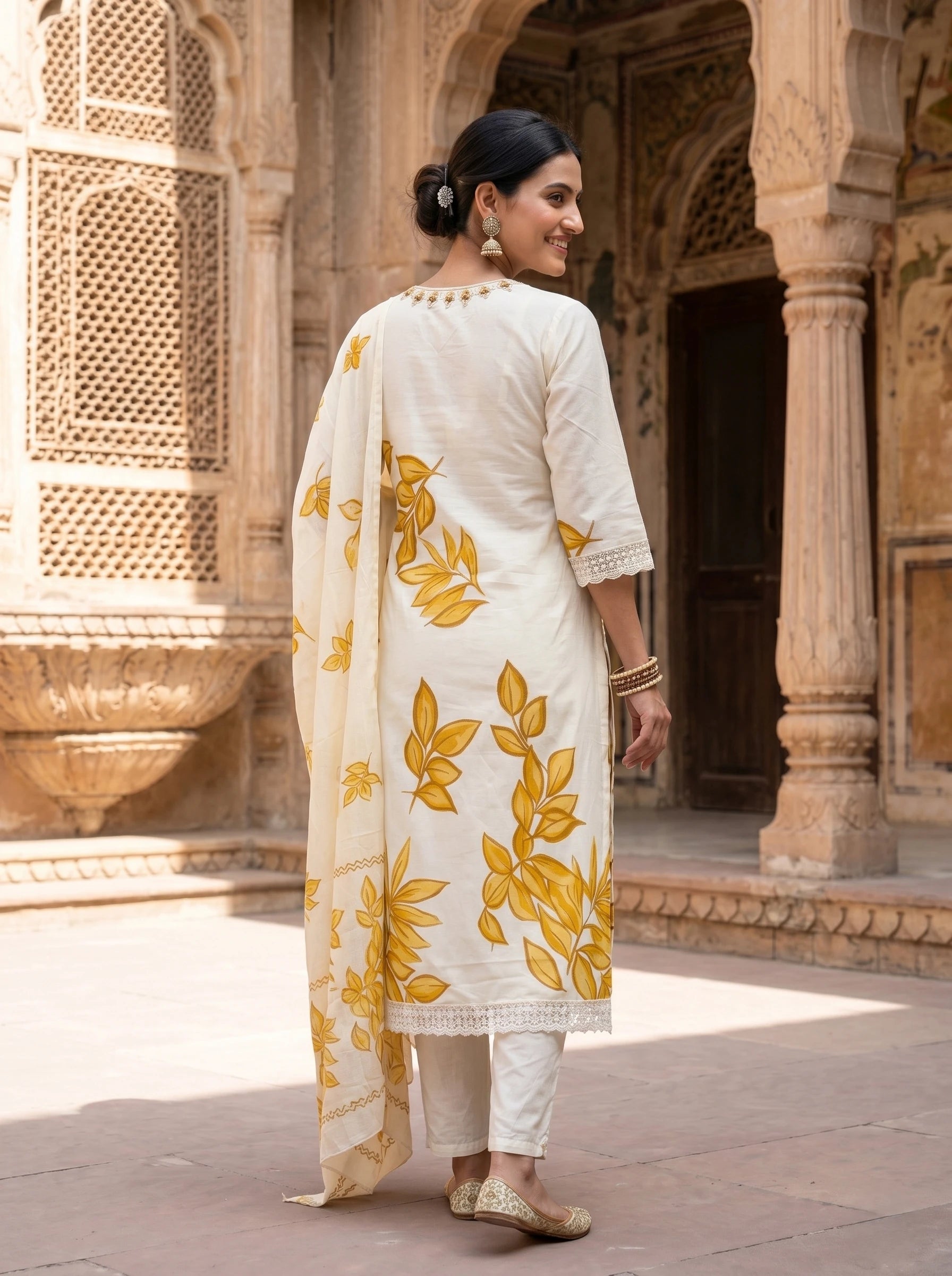 CLASSIC OFF-WHITE EMBROIDERED SUIT SET