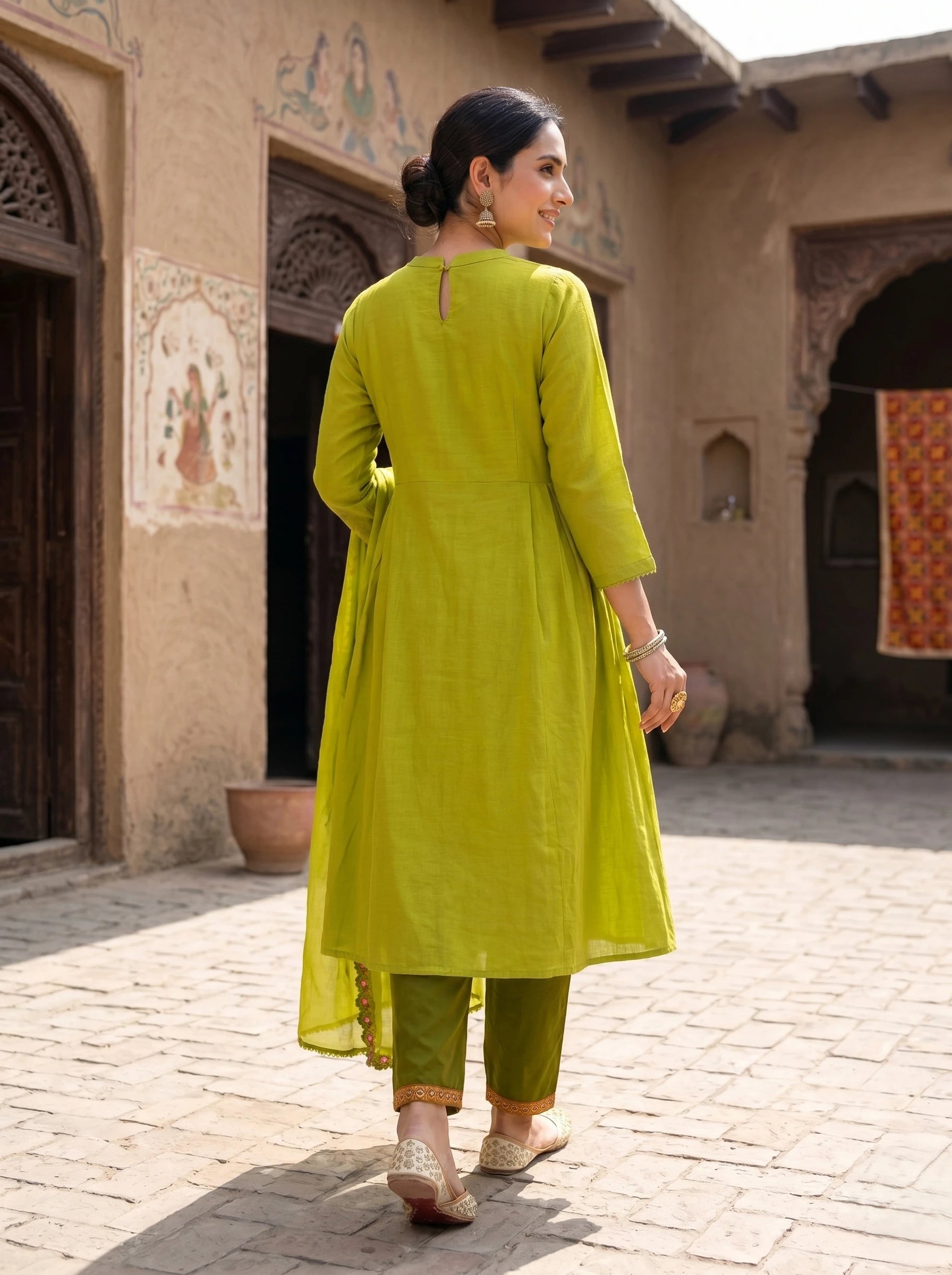 GREEN AURA THREADWORK MUL COTTON SUIT SET