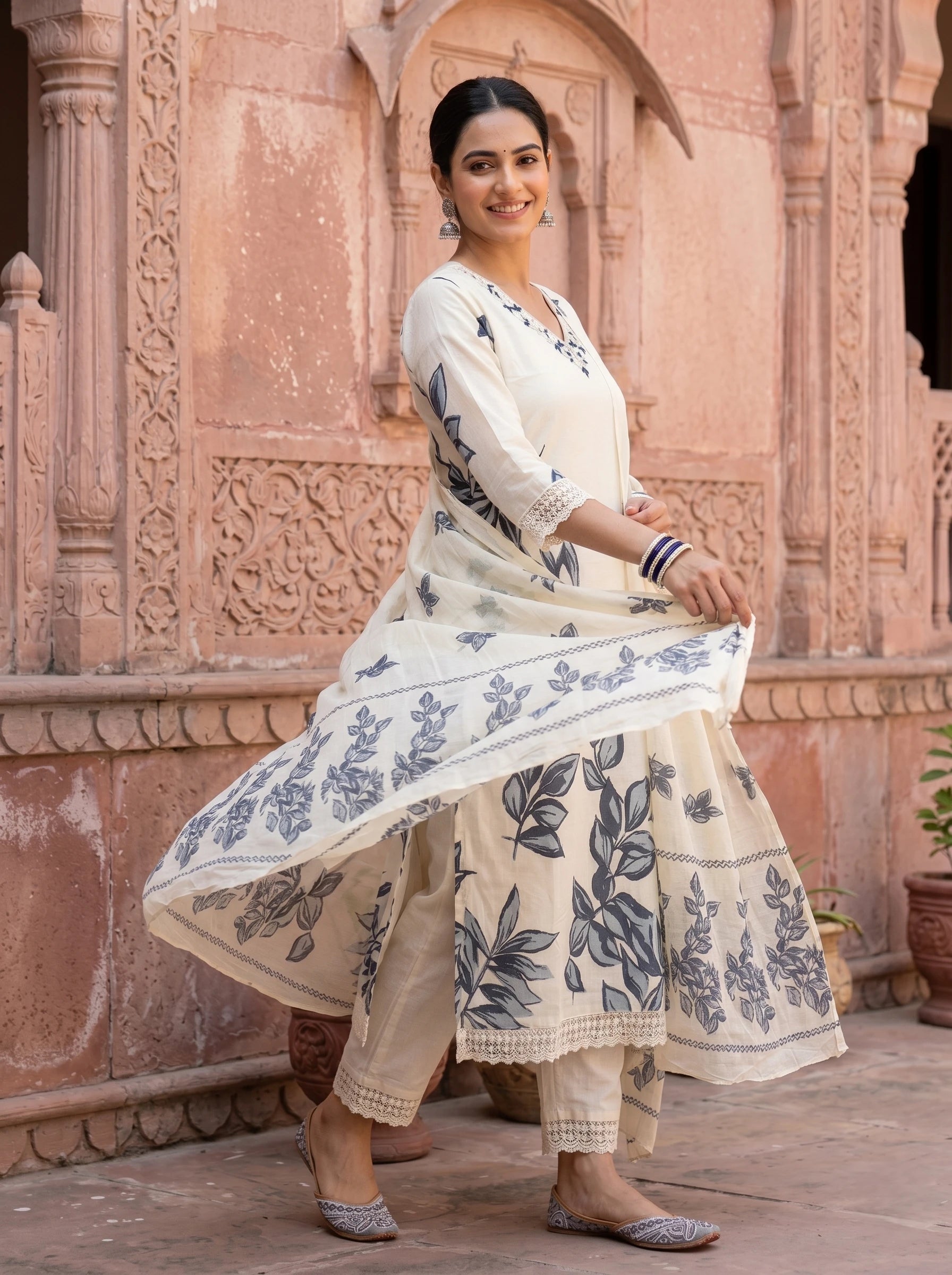 ELEGANT OFF-WHITE EMBROIDERED SUIT SET