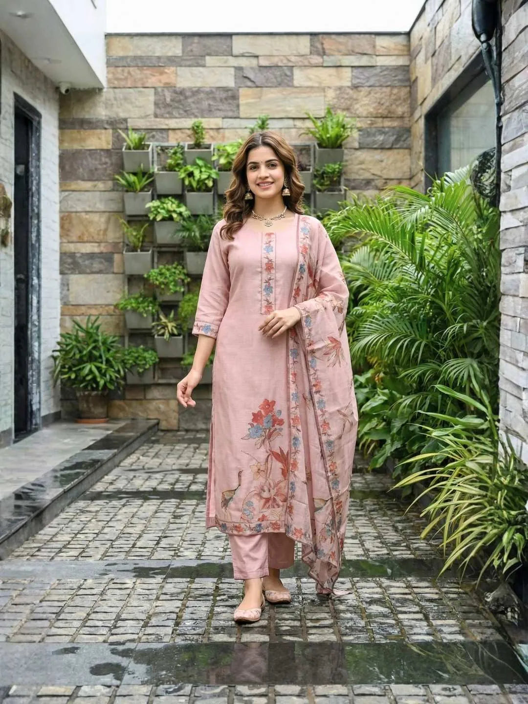 ROSE MUSE ETHNIC HANDWORK SUIT SET
