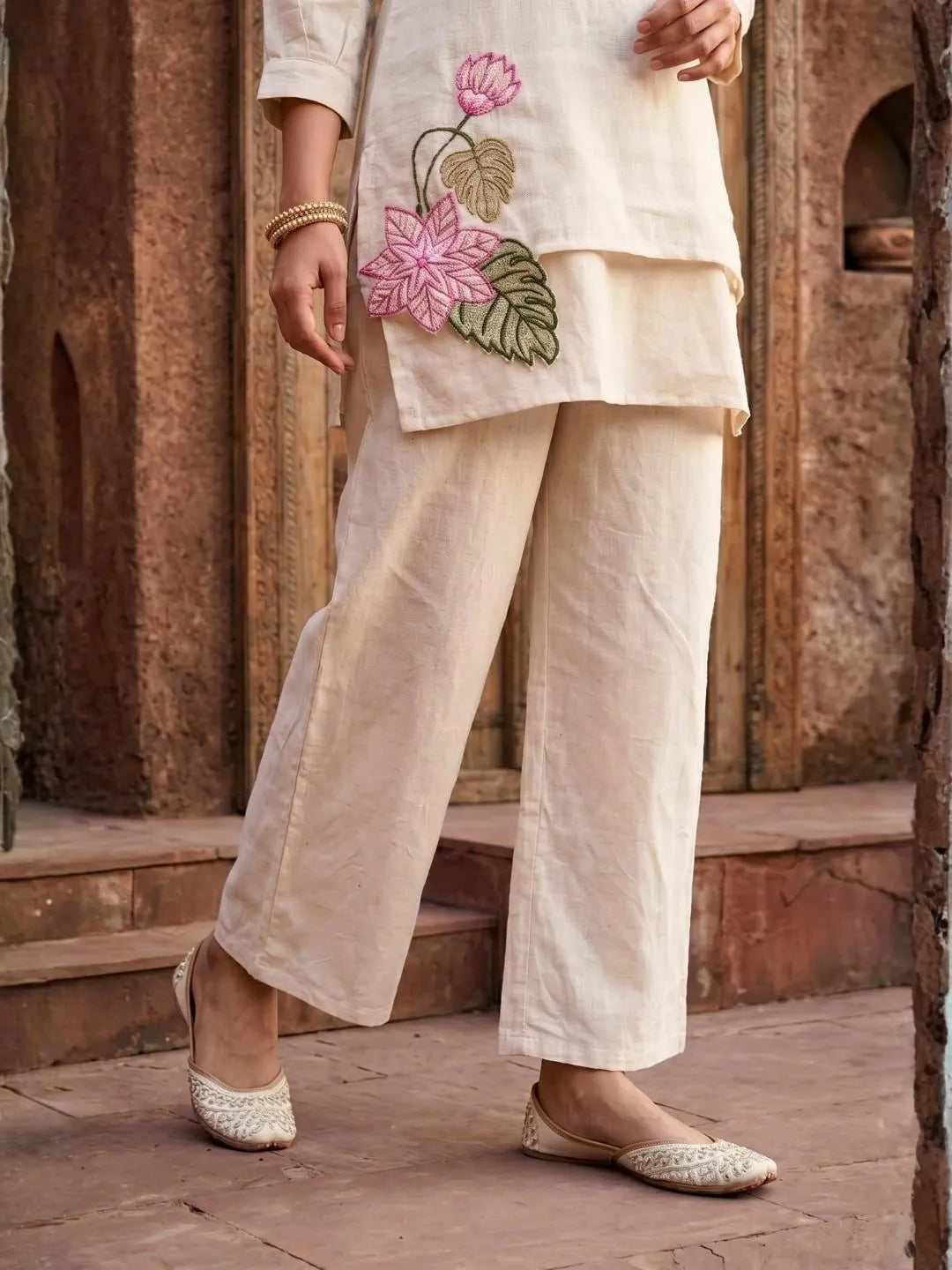 SOFT CREAM FLORAL CHARM CO-ORD SET