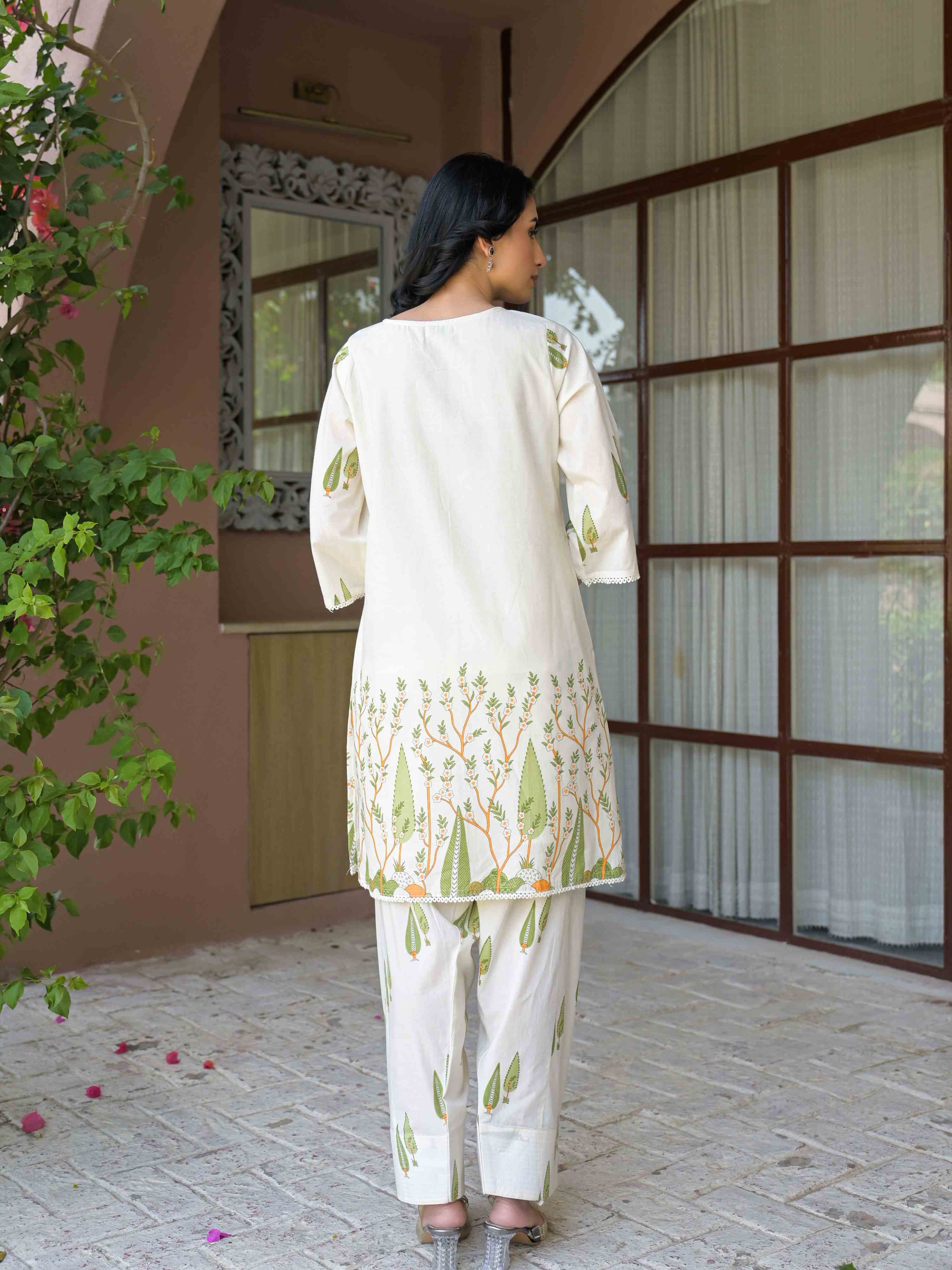 IVORY BLOSSOM GARDEN PURE COTTON FARSHI SUIT