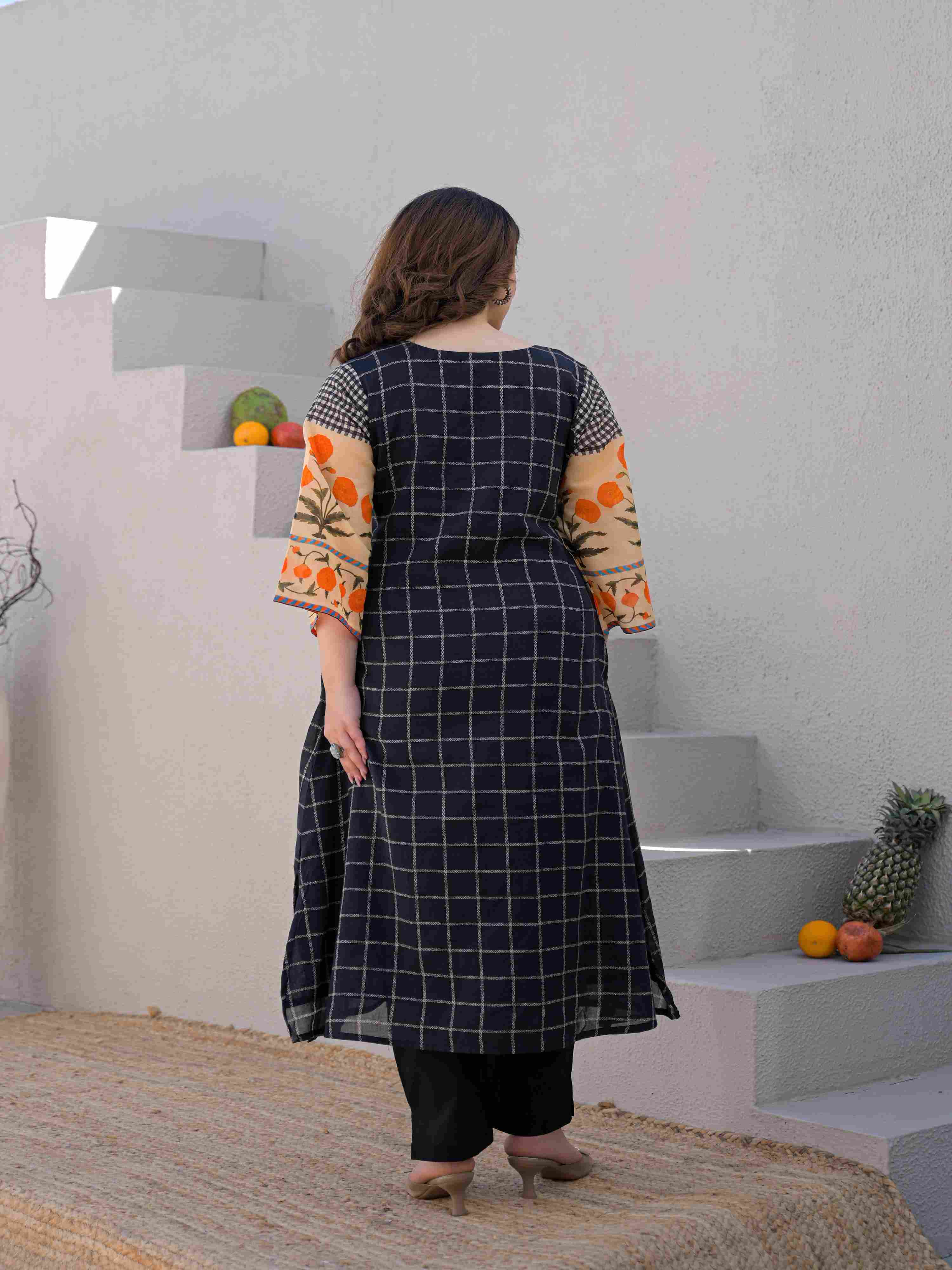 MONOCHROME GEOMETRIC PRINT KURTA
