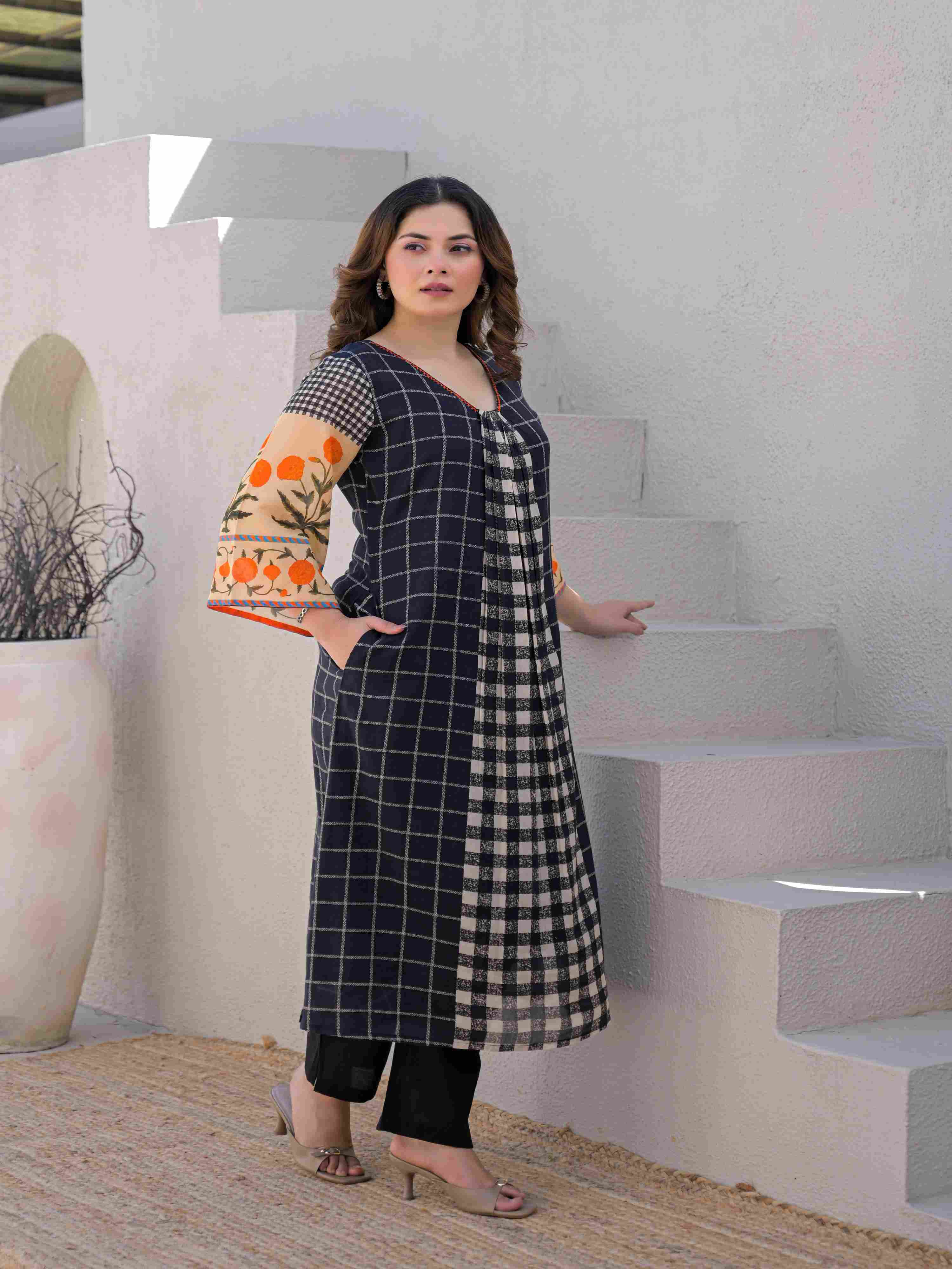 MONOCHROME GEOMETRIC PRINT KURTA
