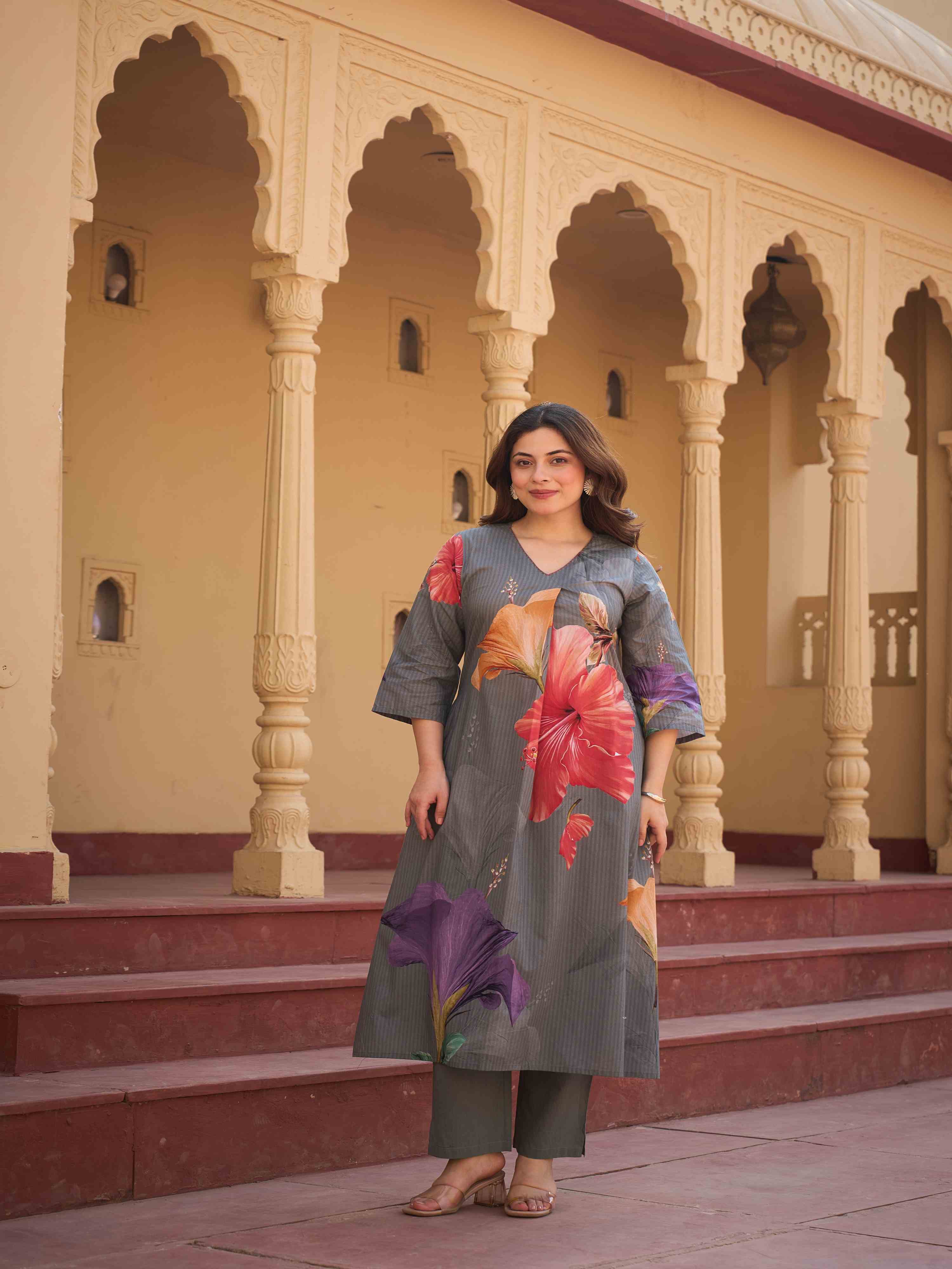 CHARCOAL GREY TROPICAL BLOOM KURTA SET