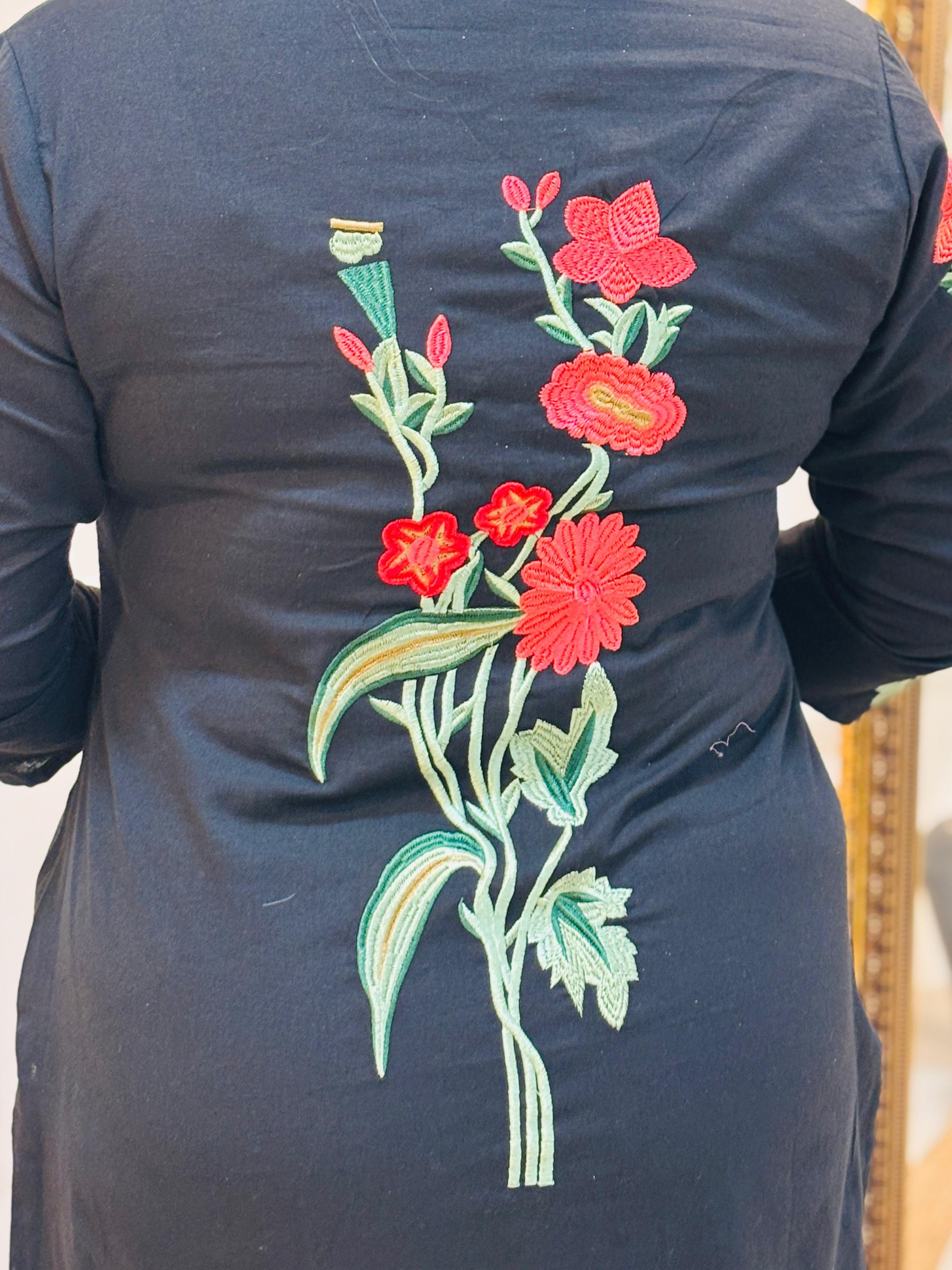 BLACK FLORAL EMBROIDERED KURTA SET