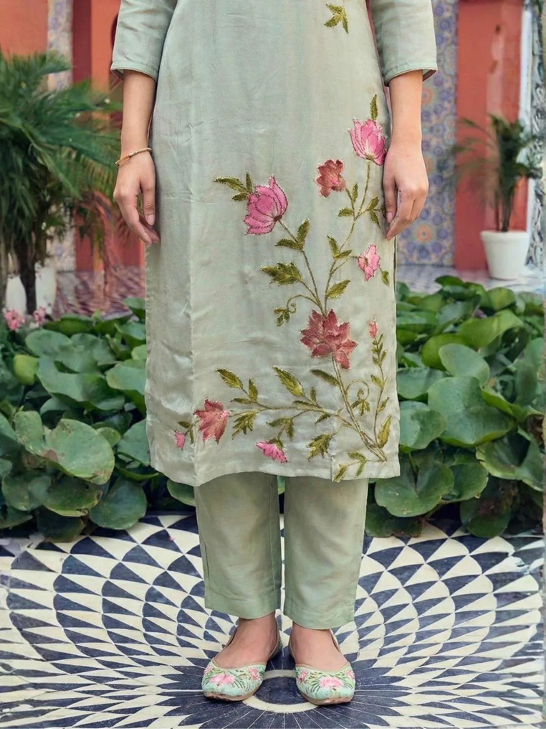 PISTA BLOOM GRACE HANDWORK SUIT SET