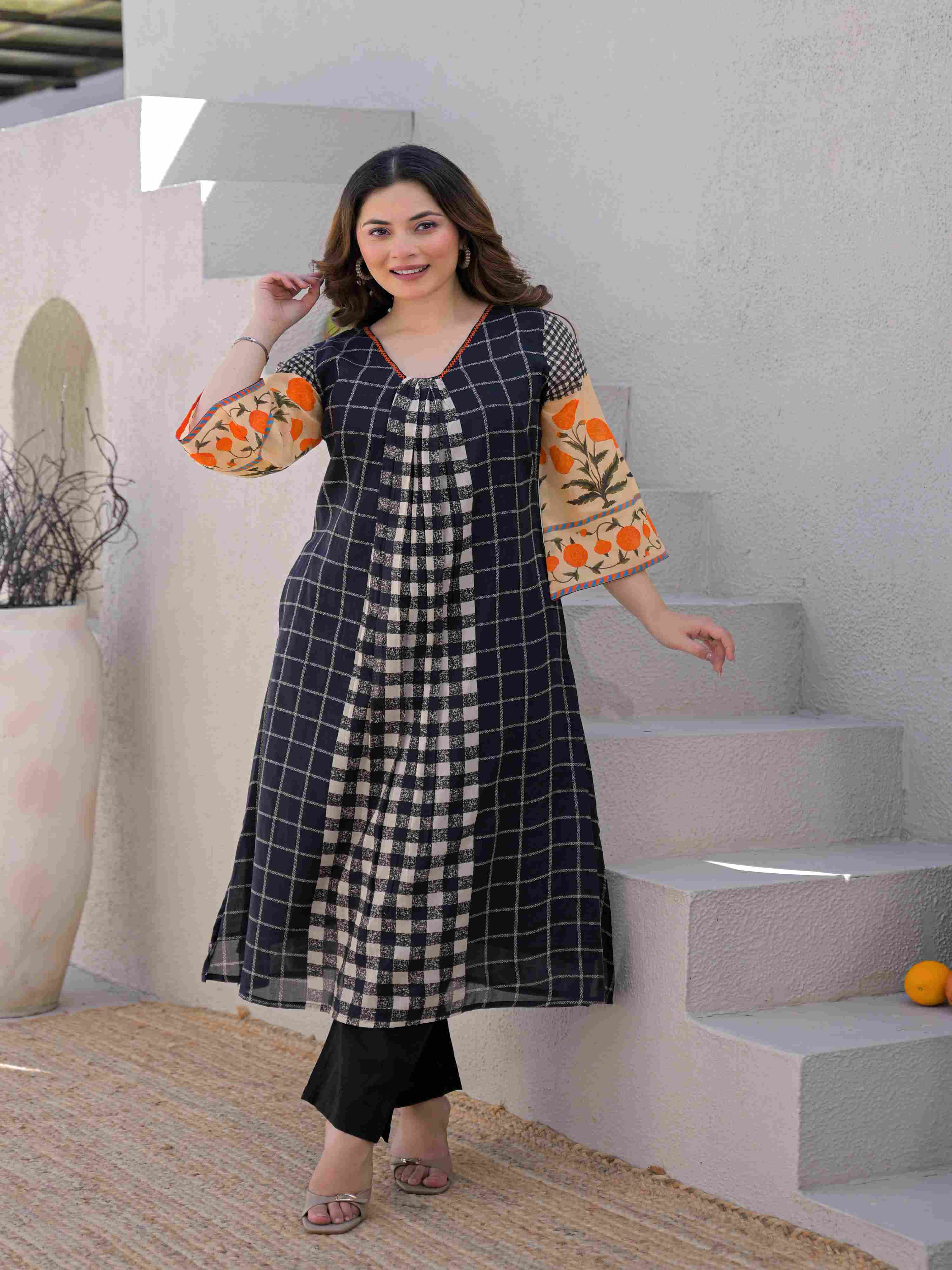 MONOCHROME GEOMETRIC PRINT KURTA