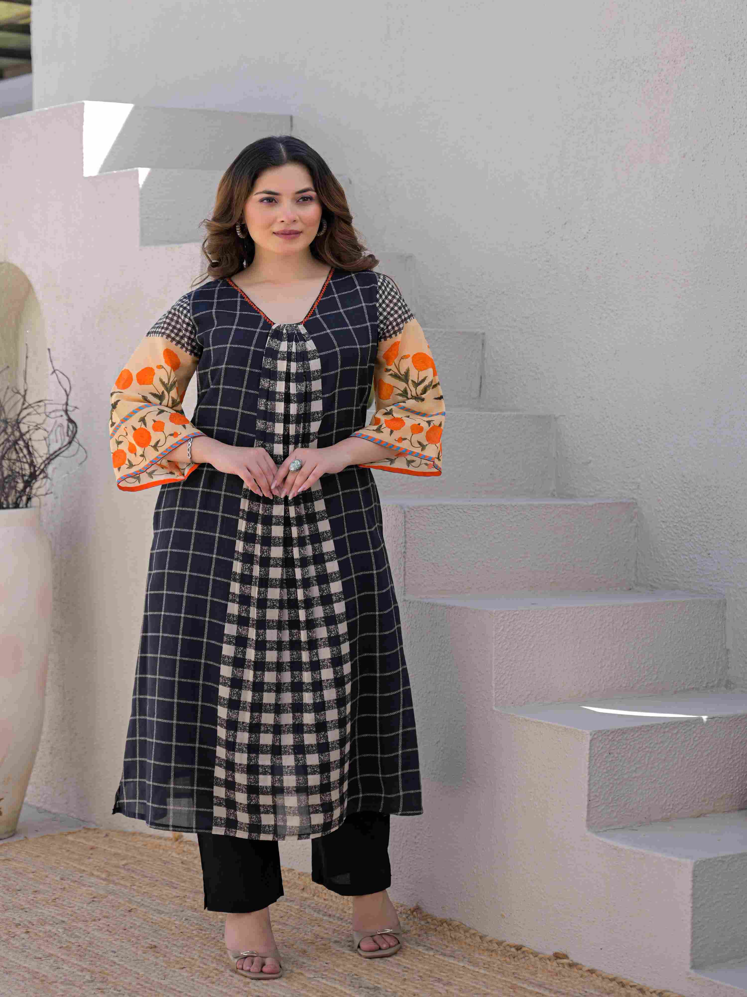MONOCHROME GEOMETRIC PRINT KURTA