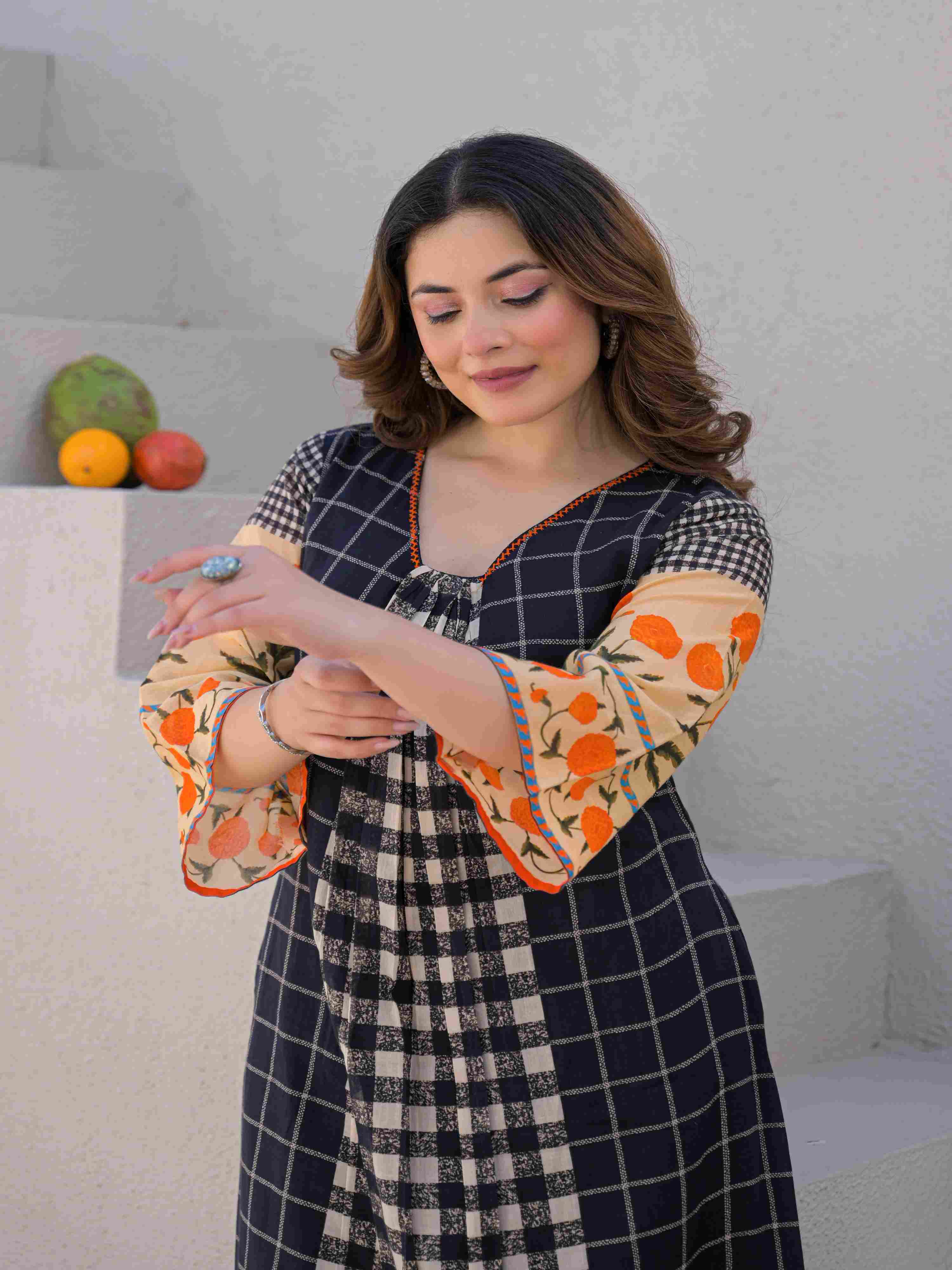 MONOCHROME GEOMETRIC PRINT KURTA